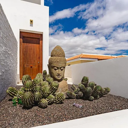 Villa Modern 3bdr With Heated Pool El Medano (Tenerife)