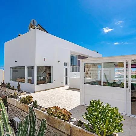 Villa Modern 3bdr With Heated Pool El Medano (Tenerife)