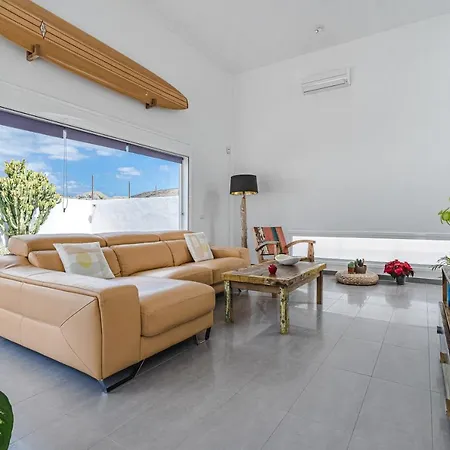 Modern 3bdr With Heated Pool Villa El Medano (Tenerife)