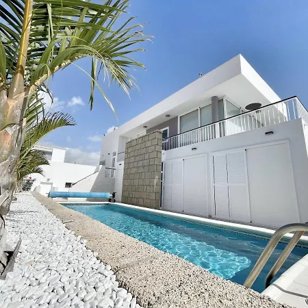 Modern 3bdr With Heated Pool Villa